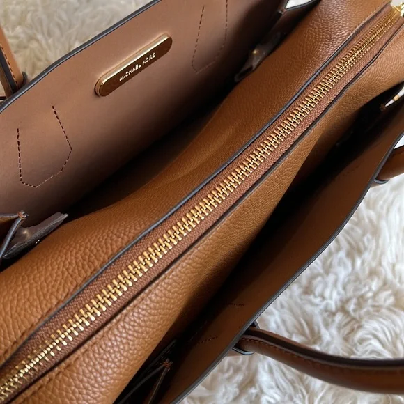 NWT Michael Kors Mercer Brown Pebbled Leather Satchel / Tote - Picture 7 of 11